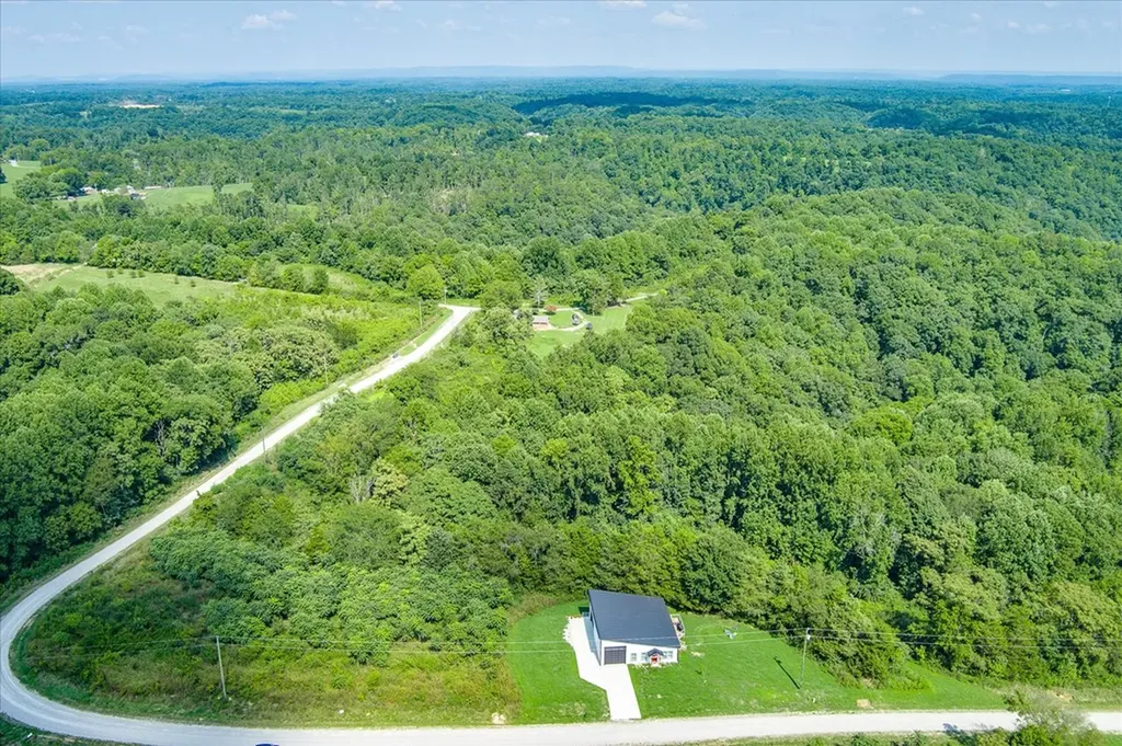 227 Lake Bluff Road Baxter TN 38544