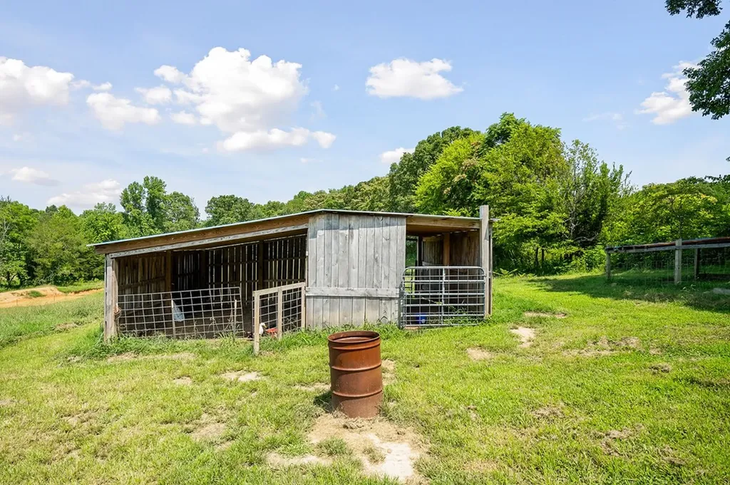 157 Eckles Cemetery Road Cookeville TN 38506