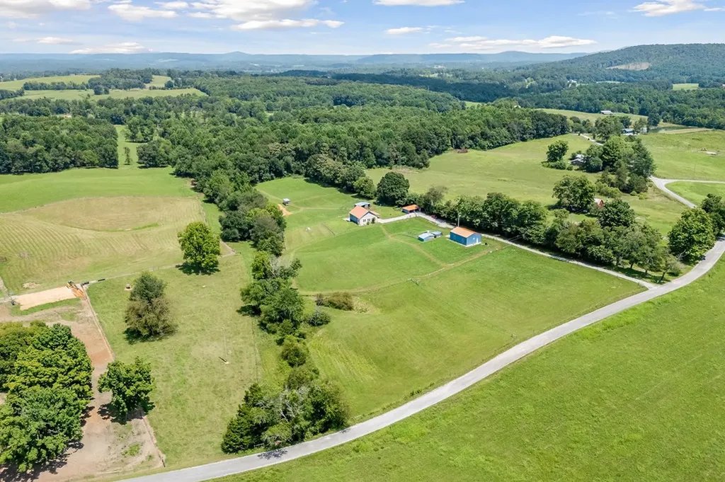 157 Eckles Cemetery Road Cookeville TN 38506