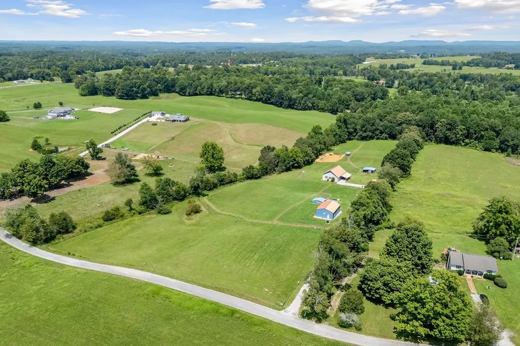 157 Eckles Cemetery Road Cookeville TN 38506