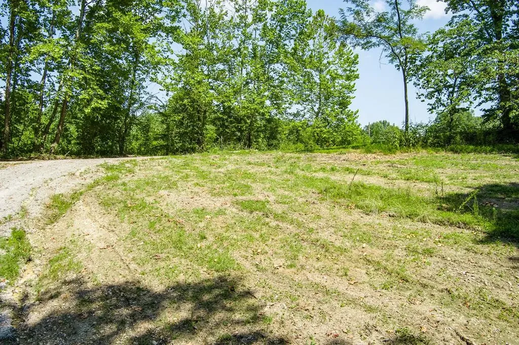 9317 Dobbs Cemetery Baxter TN 38506