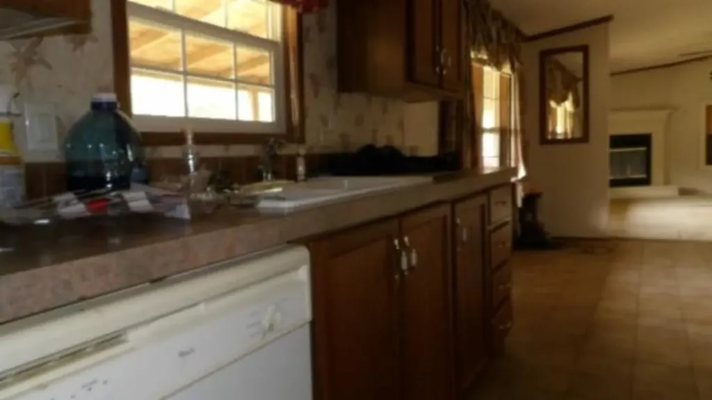 11500 Clay County Highway Moss TN 38575