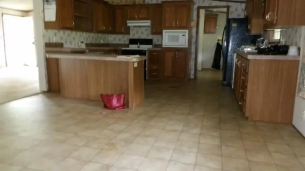 11500 Clay County Highway Moss TN 38575