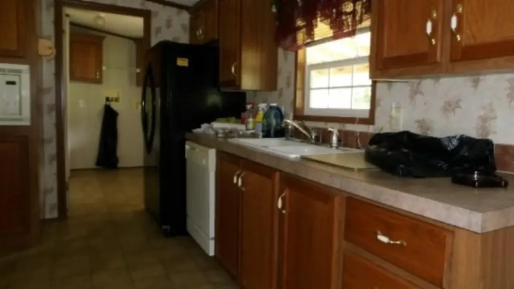 11500 Clay County Highway Moss TN 38575