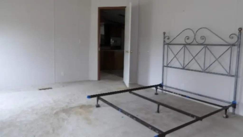 11500 Clay County Highway Moss TN 38575