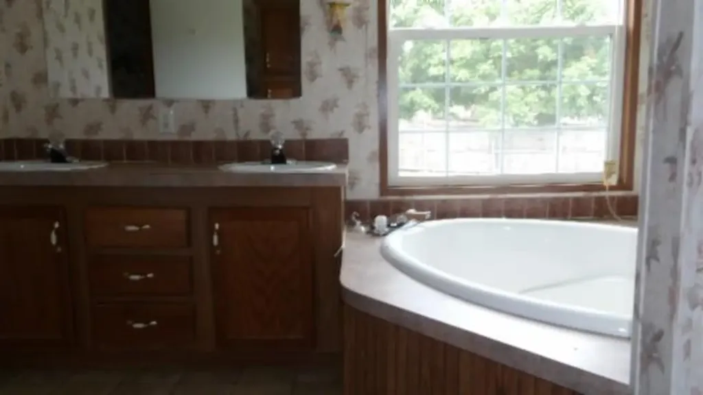 11500 Clay County Highway Moss TN 38575