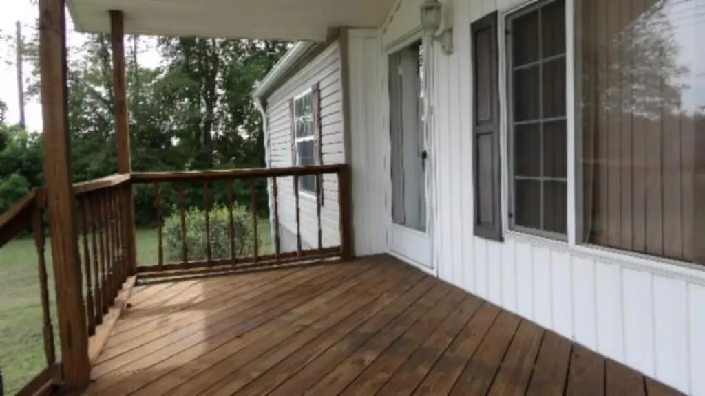 11500 Clay County Highway Moss TN 38575