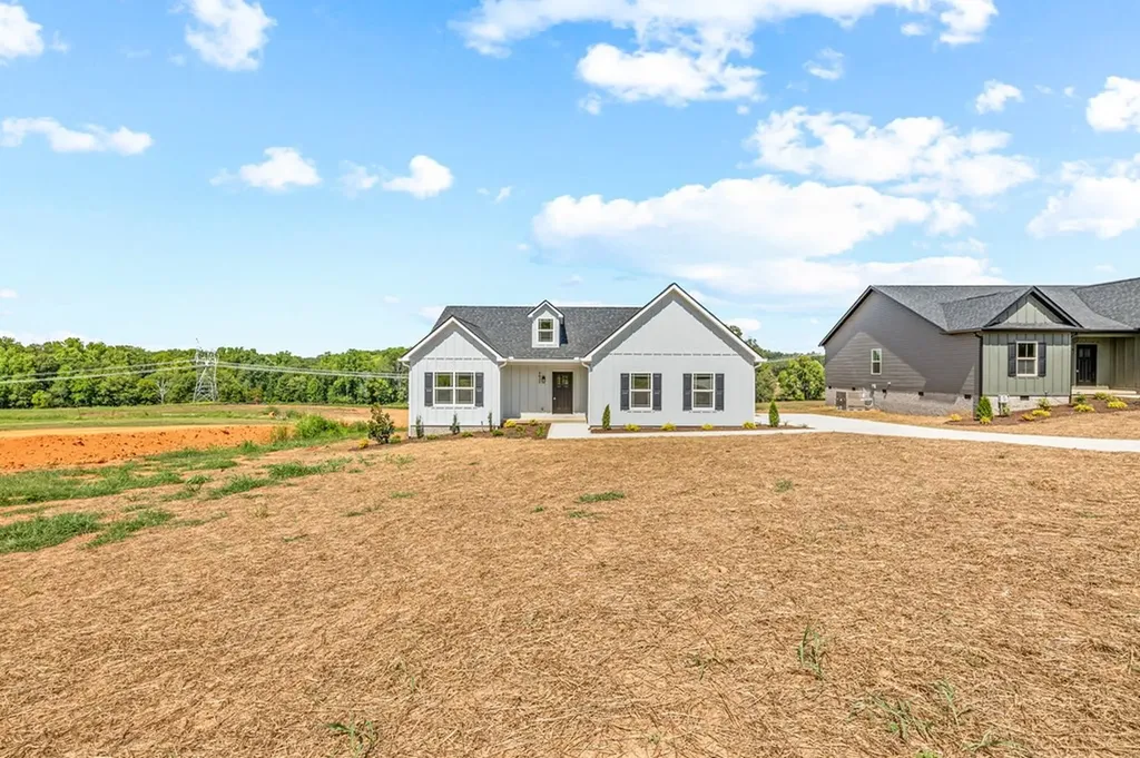 4633 Window Cliff Road Baxter TN 38544