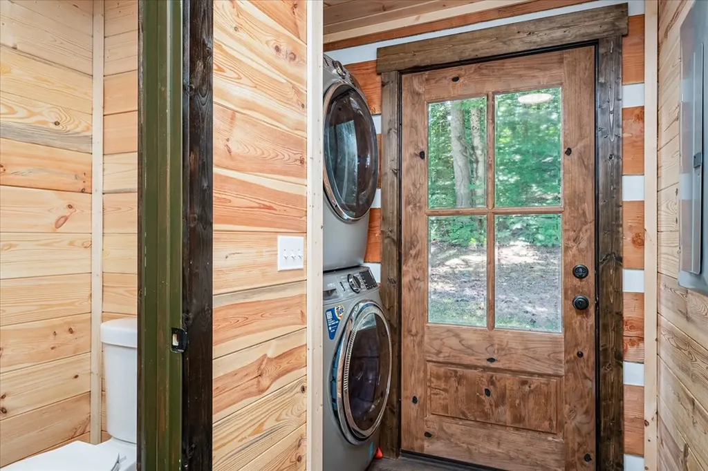 366 S. Cave Valley Road Byrdstown TN 38549