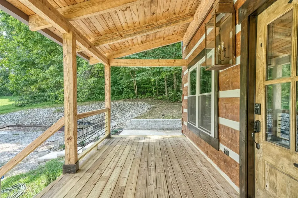 366 S. Cave Valley Road Byrdstown TN 38549