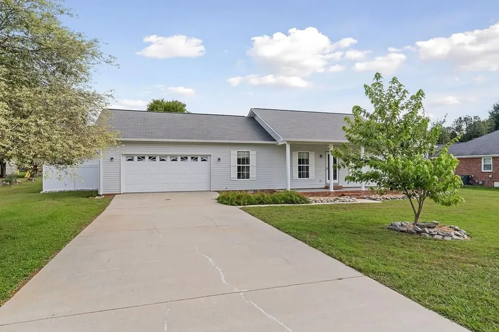 1305 Pimlico Drive Cookeville TN 38506-5674
