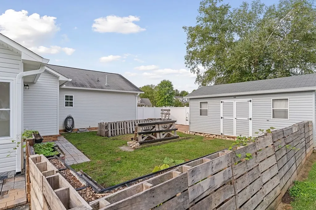 1305 Pimlico Drive Cookeville TN 38506-5674