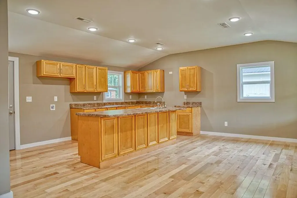 1004 Walnut Avenue Celina TN 38551