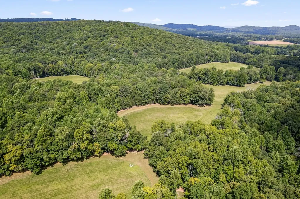 2641 2641 Stamps Shady Grove Road Monterey TN 38574