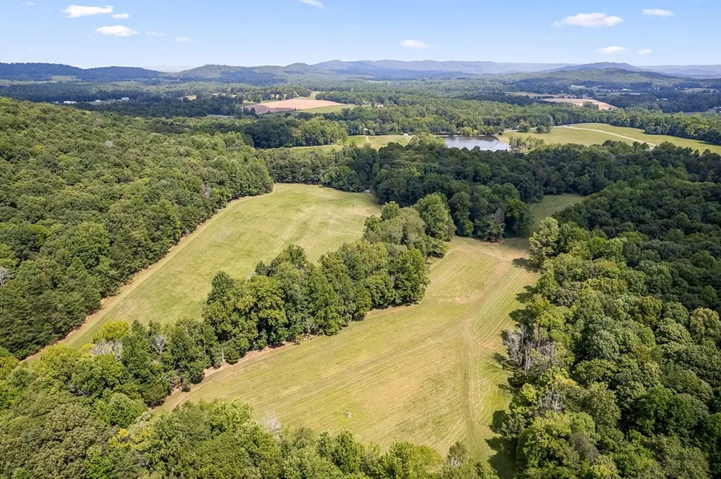 2641 2641 Stamps Shady Grove Road Monterey TN 38574