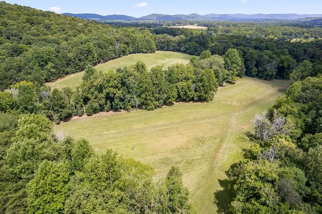 2641 2641 Stamps Shady Grove Road Monterey TN 38574