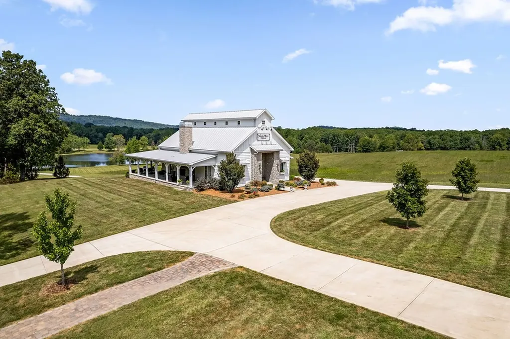 2641 2641 Stamps Shady Grove Road Monterey TN 38574