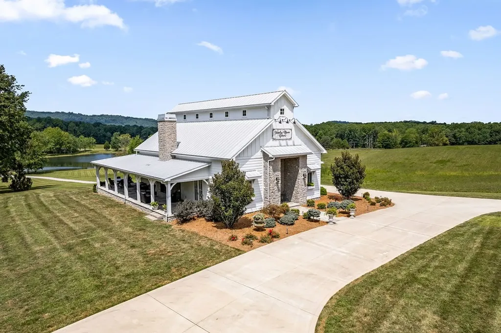 2641 2641 Stamps Shady Grove Road Monterey TN 38574