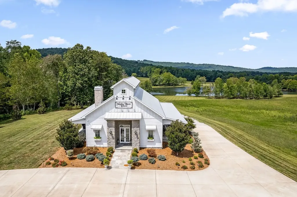 2641 2641 Stamps Shady Grove Road Monterey TN 38574