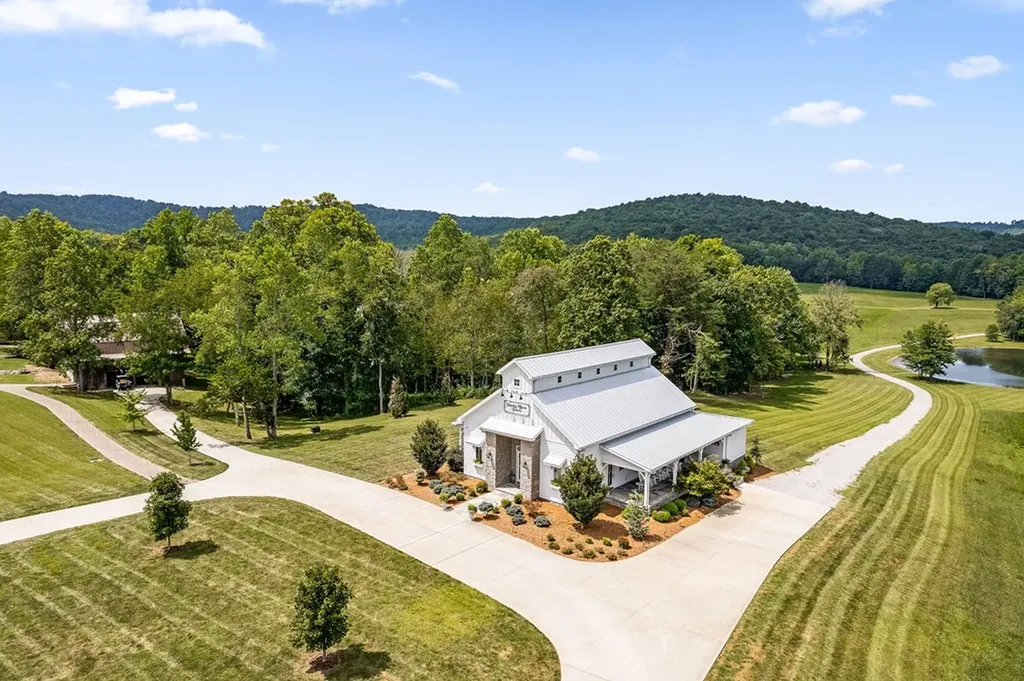 2641 2641 Stamps Shady Grove Road Monterey TN 38574