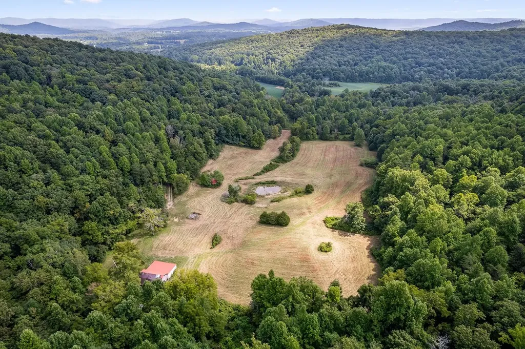 2641 2641 Stamps Shady Grove Road Monterey TN 38574