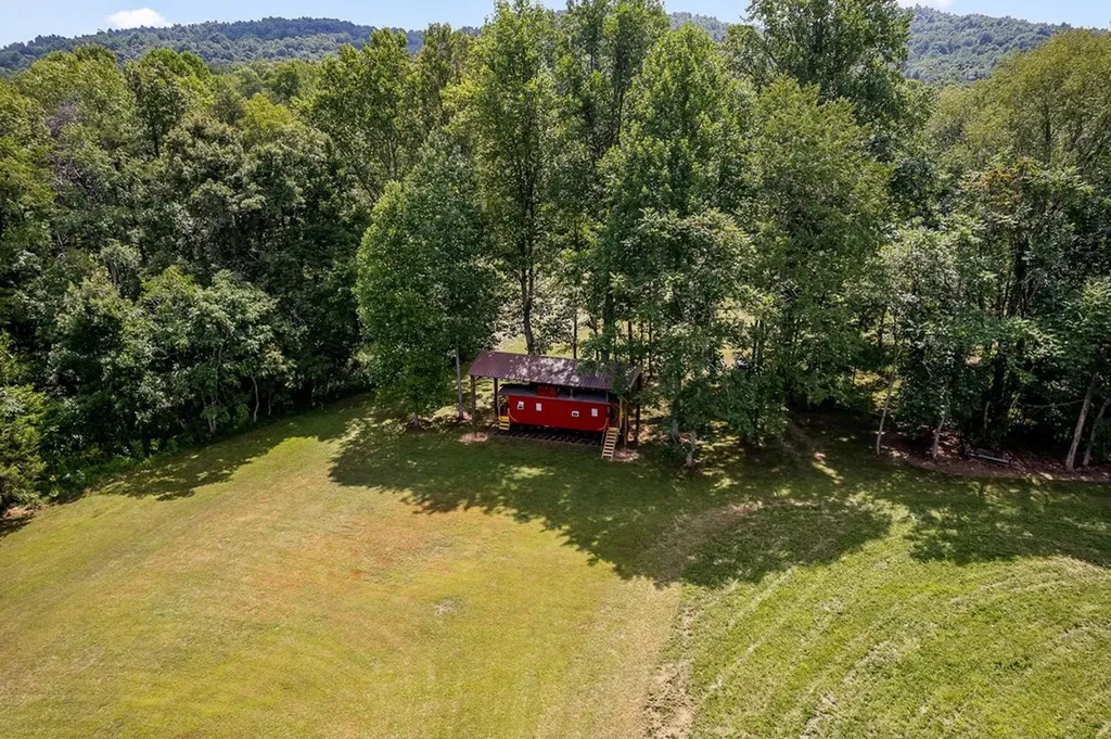 2641 2641 Stamps Shady Grove Road Monterey TN 38574