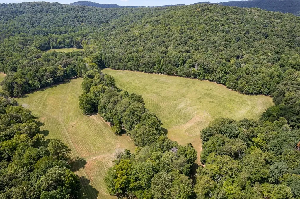 2641 2641 Stamps Shady Grove Road Monterey TN 38574