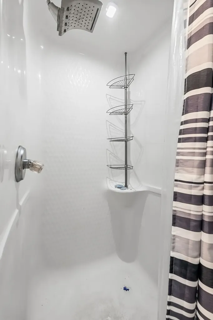 180 Twin Oak Lane Gainesboro TN 38562