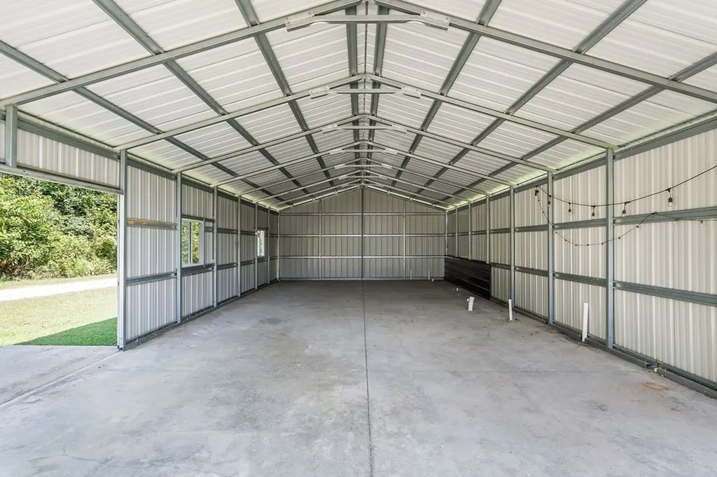 180 Twin Oak Lane Gainesboro TN 38562