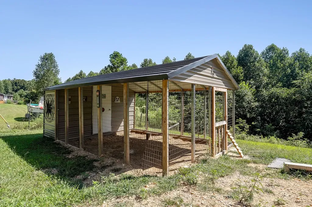 180 Twin Oak Lane Gainesboro TN 38562