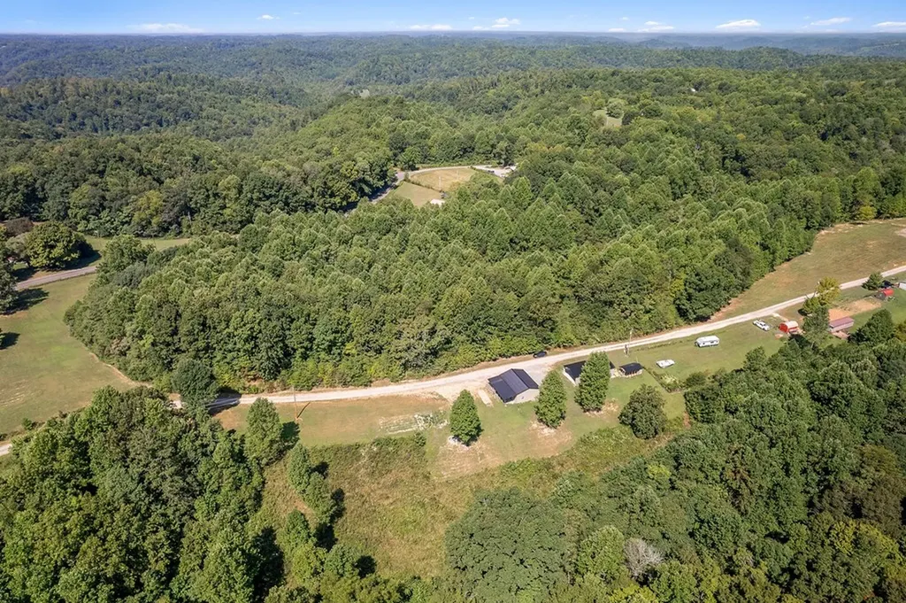 180 Twin Oak Lane Gainesboro TN 38562