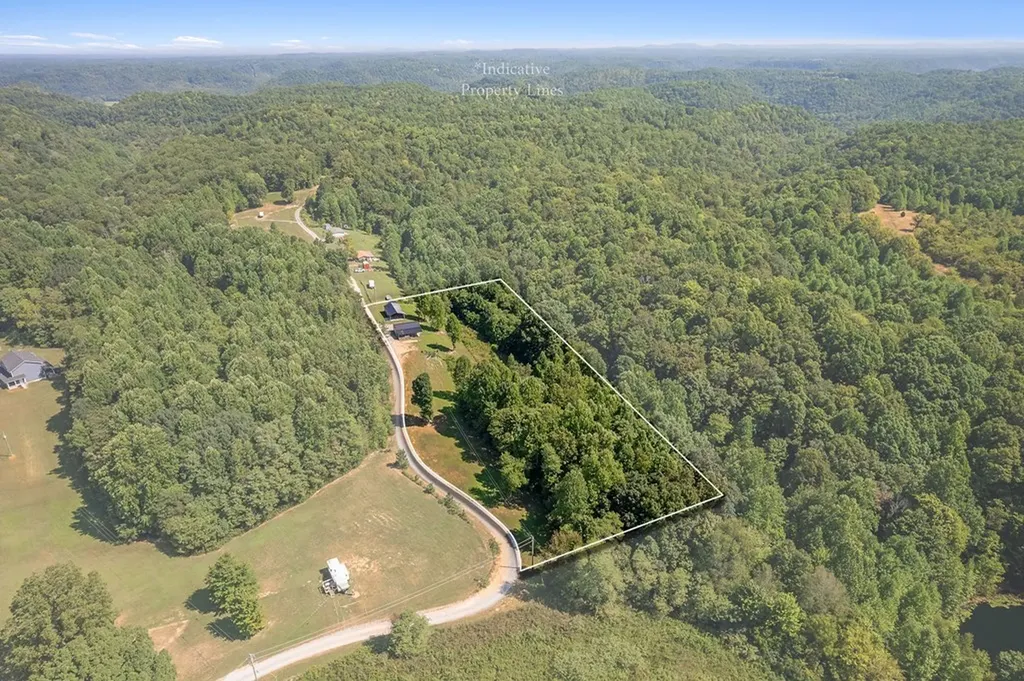 180 Twin Oak Lane Gainesboro TN 38562