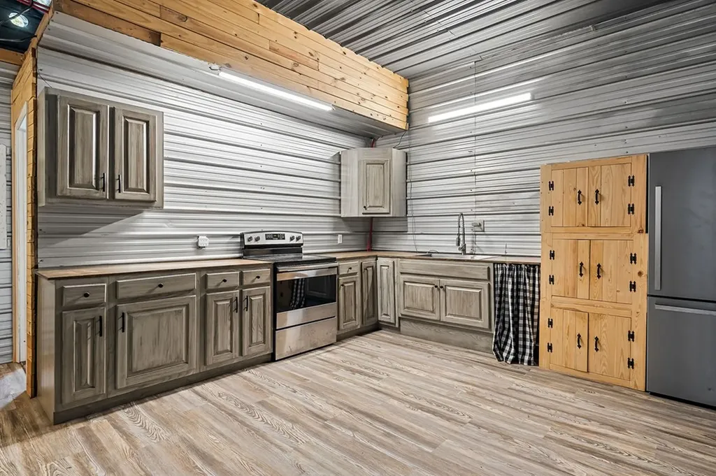 180 Twin Oak Lane Gainesboro TN 38562