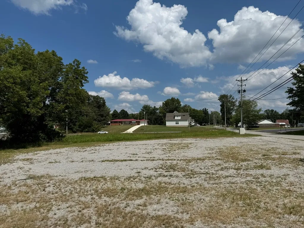 228 3rd Avenue South Baxter TN 38544