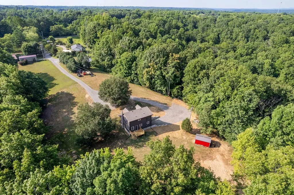 527 Countrywood Lane Gainesboro TN 38562