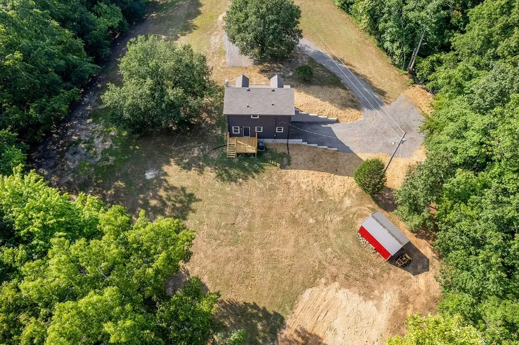 527 Countrywood Lane Gainesboro TN 38562