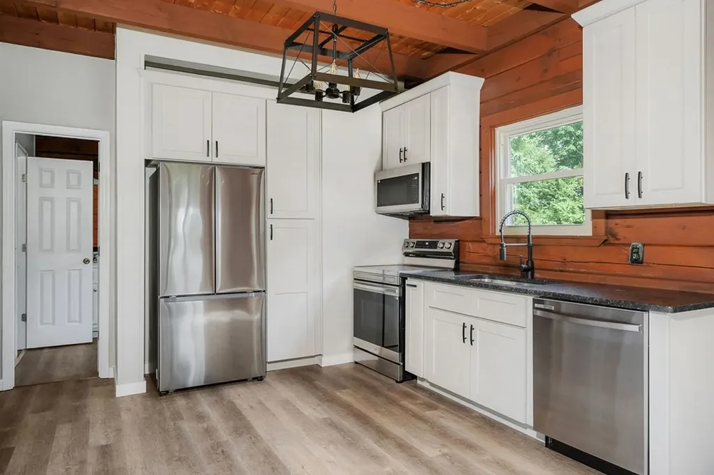 527 Countrywood Lane Gainesboro TN 38562