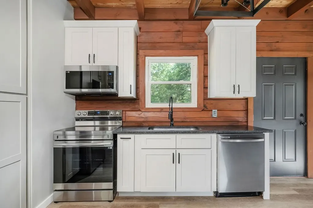 527 Countrywood Lane Gainesboro TN 38562