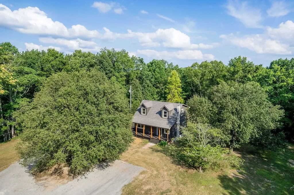 527 Countrywood Lane Gainesboro TN 38562