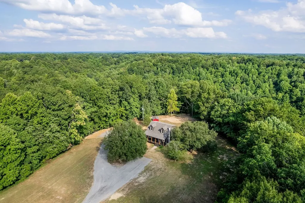 527 Countrywood Lane Gainesboro TN 38562