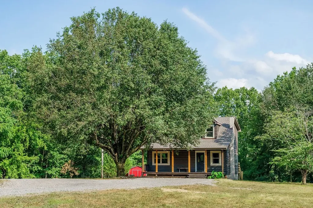527 Countrywood Lane Gainesboro TN 38562