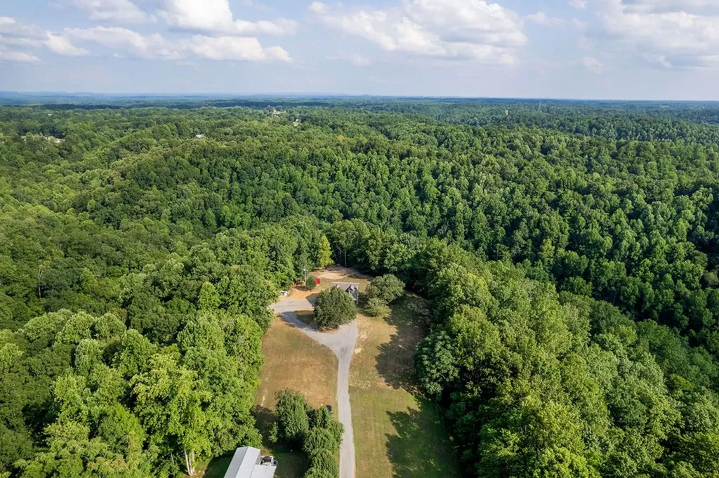 527 Countrywood Lane Gainesboro TN 38562