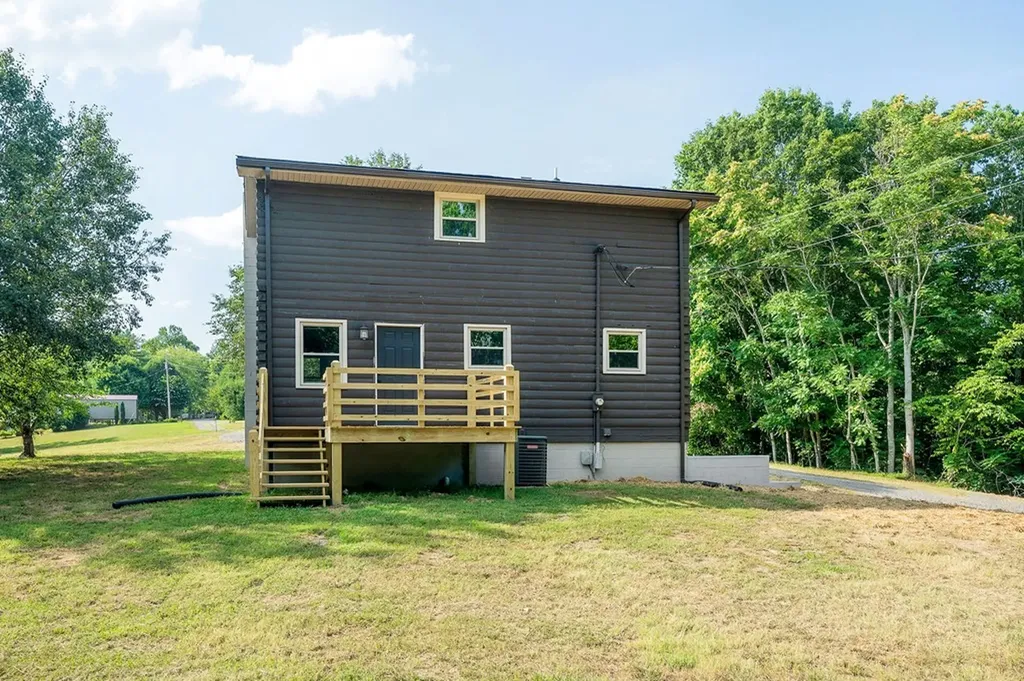 527 Countrywood Lane Gainesboro TN 38562