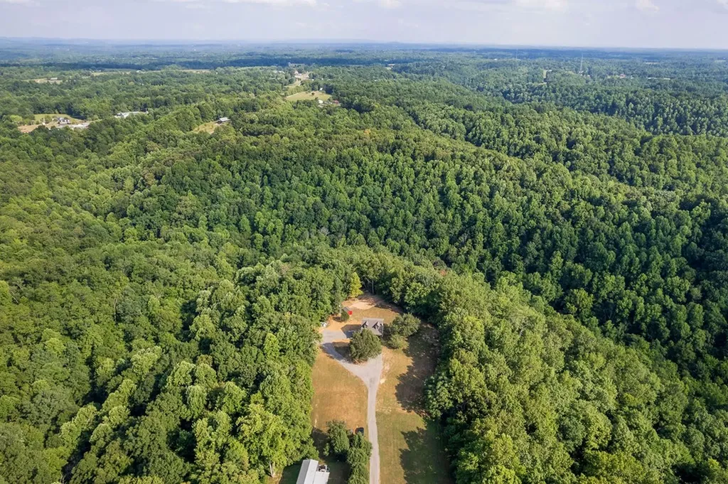 527 Countrywood Lane Gainesboro TN 38562