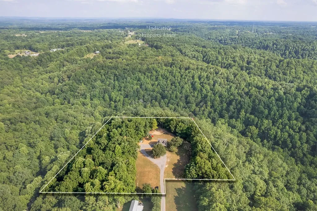 527 Countrywood Lane Gainesboro TN 38562