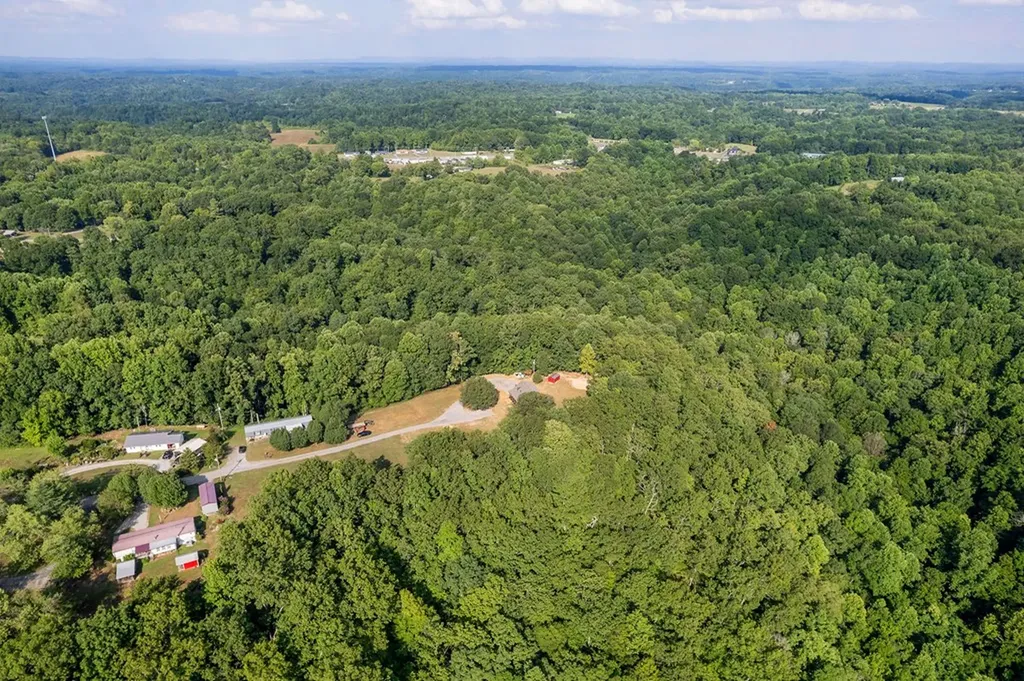 527 Countrywood Lane Gainesboro TN 38562