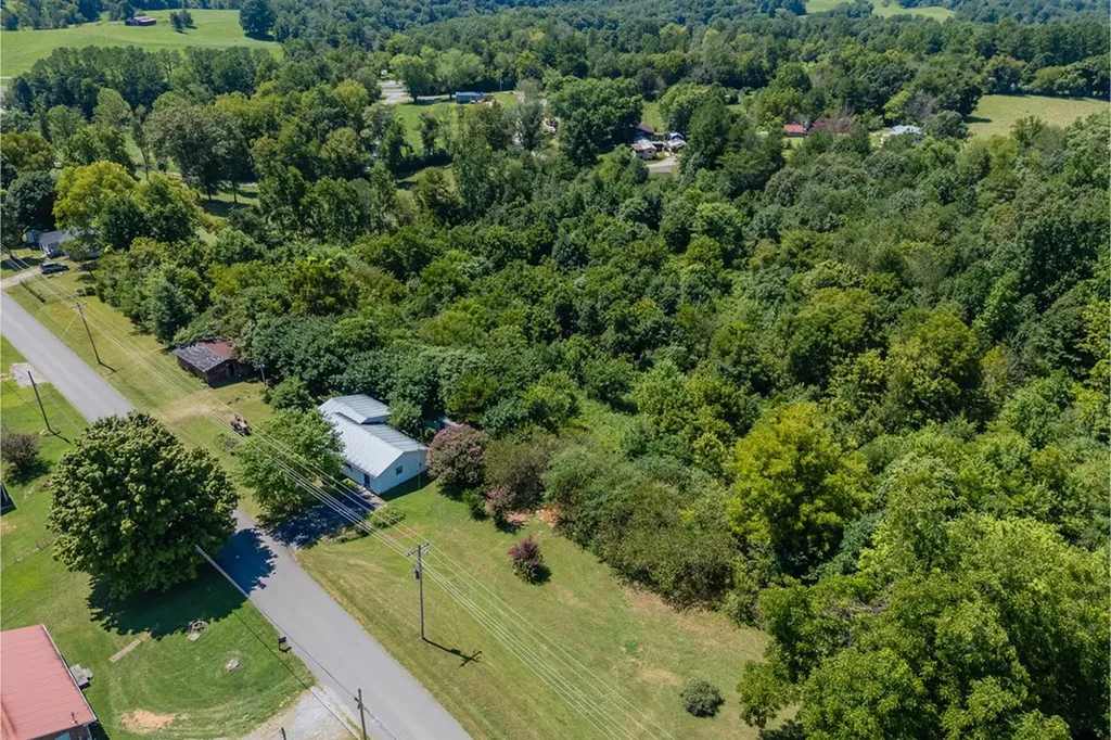 740 Pleasant Hill Road Sparta TN 38583