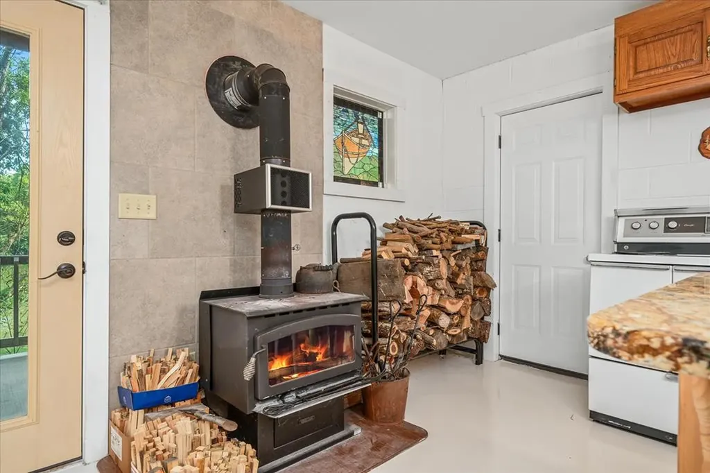 2867 Arcot Road Celina TN 38551