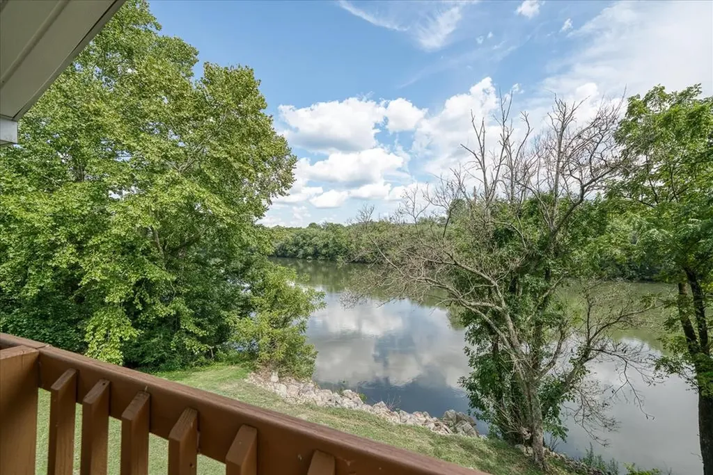 2867 Arcot Road Celina TN 38551