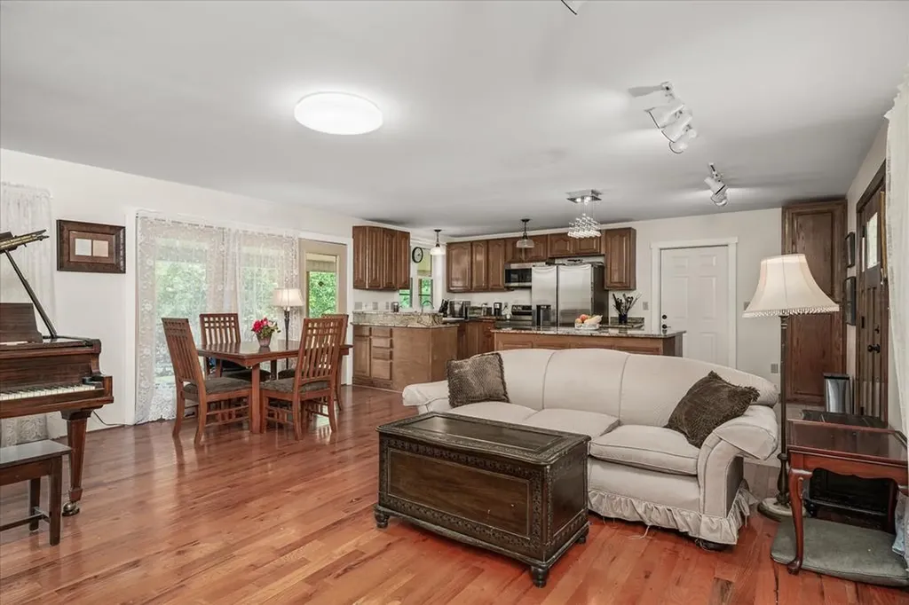 2867 Arcot Road Celina TN 38551